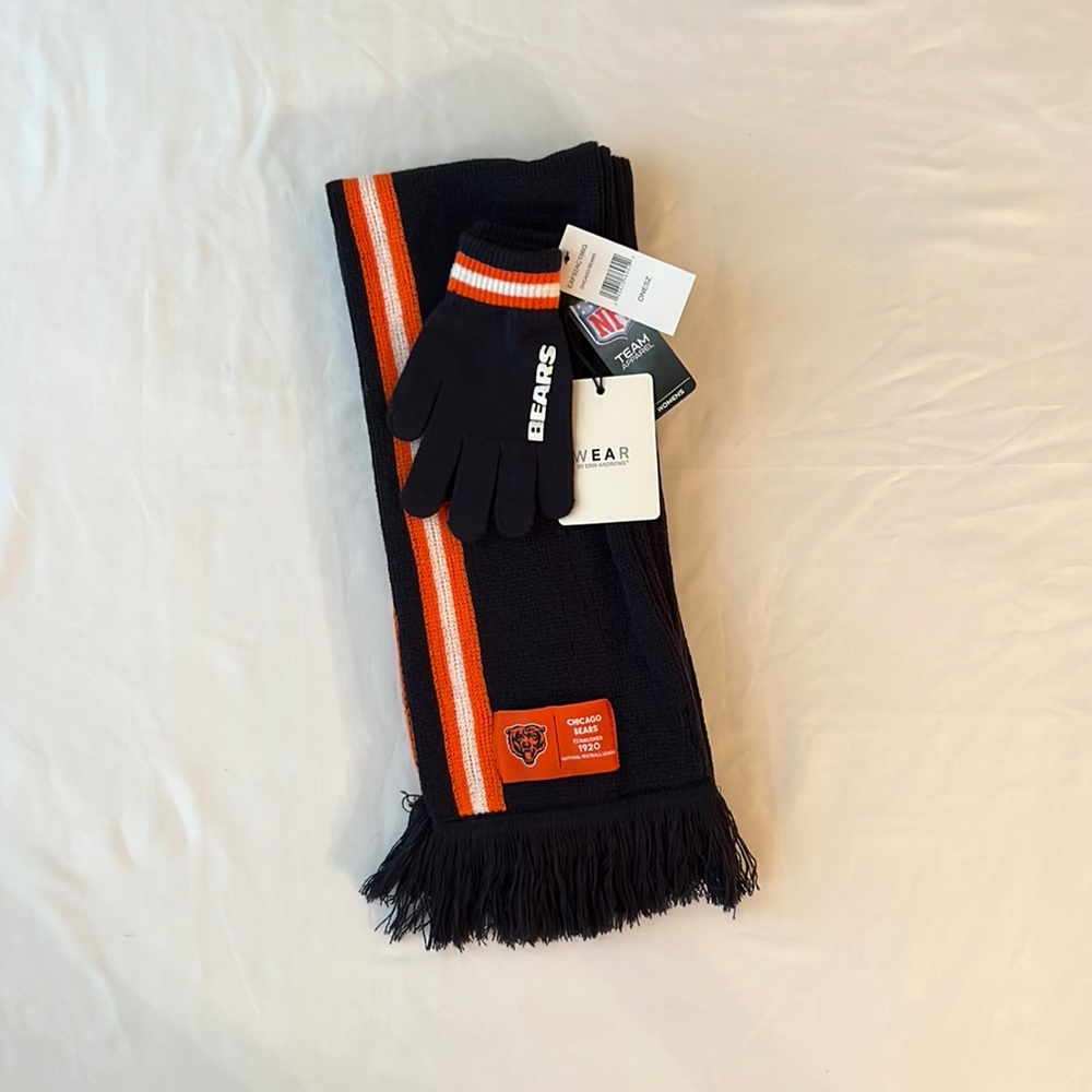 Chicago Bears scarf and glove set